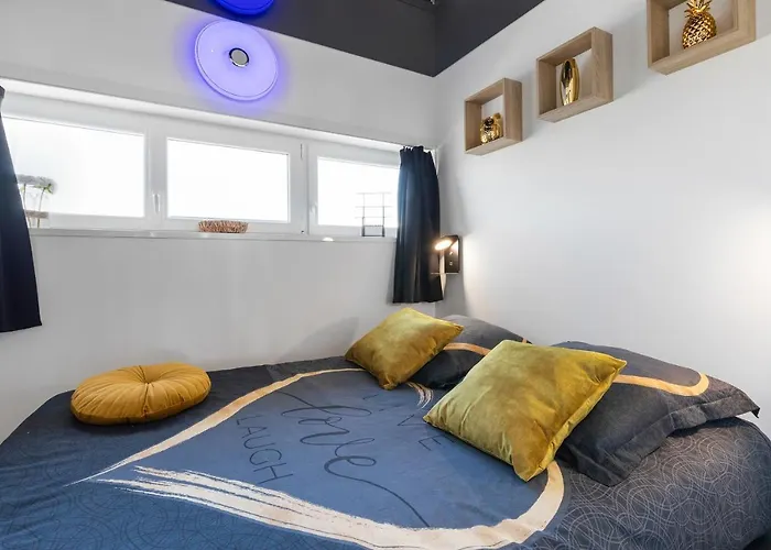 Black Jack Naturiste Port Nature Coursive Vue